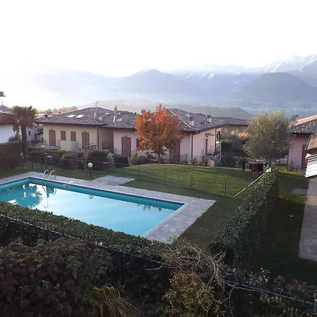 Aurora With Pool Vila *