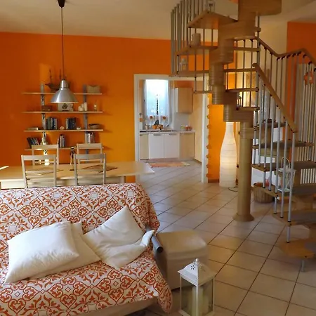 Vila Aurora With Pool Colico
